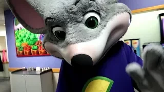 Chuck E Cheese 🐭 April Compilation Cute and Funny Moments  😂 🤣  😜