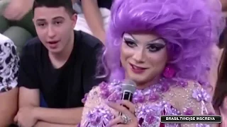 Marco Luque como drag queen Escobar brinca com Anitta - Altas Horas 07/10/2017