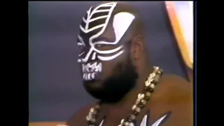 WWF Bloopers - Kamala pose down between interviews