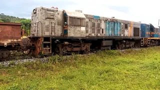 Trem raro com vagões vazios e avariados, subindo para Alagoinhas BA.