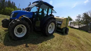 Baling silage , krone bellima /1st cut.