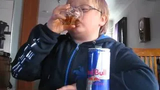 MrThomska testaa Redbull (REUPLOAD)