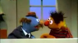 Classic Sesame Street - Simon Soundman needs Ernie's help