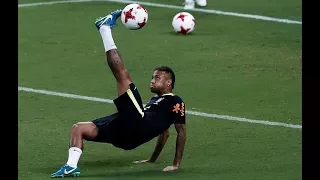 Neymar and Gabriel Jesus show off amazing football skills