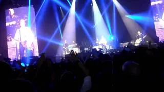 Paul McCartney - All You Need Is Love / Day Tripper (live @ Bologna 26/11/2011)