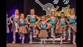 Tanzgruppe Mini Society mit ihrem Showtanz "Reise um die Welt" 2019/2020