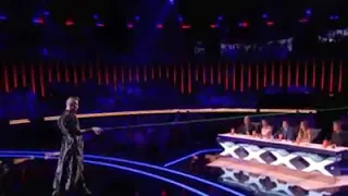 OMG😱😱😱Aaron Crow Dangerously Shoots Apple OFF Heidi klum's head-Americs's Got Talent 2018