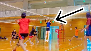 (Volleyball match) A female setter who is too good at setting fast attacks
