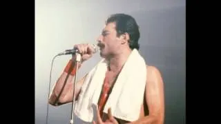 19. Battle Theme (Queen-Live In Birmingham: 12/6/1980)