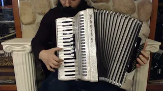 5311 - Champagne Weltmeister Achat Piano Accordion LMM 34 72 $1999