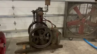 First start of 1914 International Harvester 3hp Vertical Famous with Webster Podlesak mag