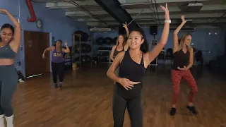 SMF Dance Class | "Suavemente and Nana Riddim" Choreography