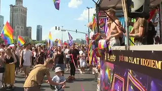 Tens of thousands participants at 25th Vienna Pride Parade