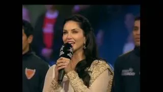 Sunny Leone singing National Anthem at Pro Kabaddi 2016