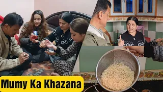 Mummy Hue Papa Se Naraz || Aaj Mumy Ka Khazana Dekh Liya || Mom Made Pahadi Snacks || Jyotika Dilaik