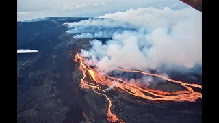 Kīlauea Volcano, Hawaii (Halemaʻumaʻu crater)