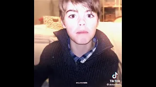 a VERY Random/Hot TikTok Edits [25]