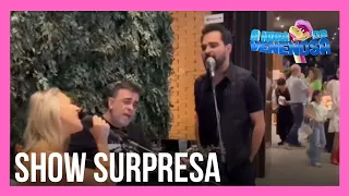 Luciano Camargo surpreende fãs ao cantar com músicos em restaurante