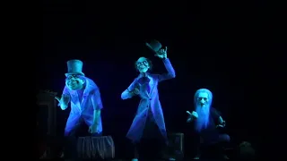 Haunted Mansion Hitchhiking Ghosts Loop