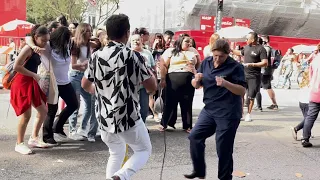 ESSA MULHER 👩 FAXINEIRA PERDEU A CABEÇA E COMEÇOU DANÇAR 💃 PISEIRO