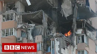 Kyiv under attack as Russian missile strikes hit the Ukrainian capital - BBC News