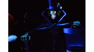New Haunted Mansion Holiday 2015 details - Hatbox Ghost, Gingerbread House, Blinking Wreath