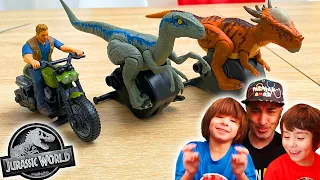 PERSECUCION JURASICA con velociraptor BLUE,  STIGGY y OWEN en MOTO!! Dani y Evan jurassic world!!