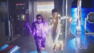 Bart & Nora Chase After Godspeed in the Future - The Flash 7x17 Opening Scene | Arrowverse Scenes