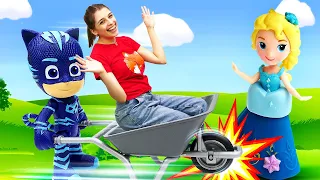 Веселое видео про Герои в масках - Трактор Гекко - ToyClub шоу с игрушками!