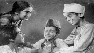 Kabhi Ruke Naa Ye Naiya Hamari - HUM EK HAIN - Dev Anand, Durga Khote