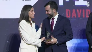 S.M. la Reina entrega los Premios SM de Literatura Infantil y Juvenil