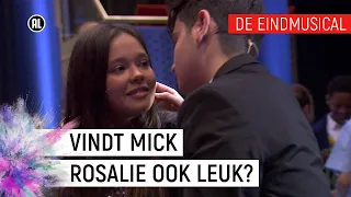 OMDAT IK VERLIEFD OP JE BEN MICK! | De Eindmusical #10 | Seizoen 3 | NPO Zapp