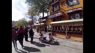 CALLES DE LHASA TIBET