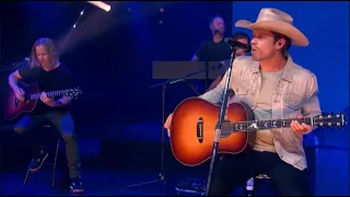 Dustin Lynch - Hell Of A Night (Live Acoustic)
