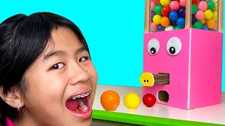 Jannie and Ellie Play with Gumball Machine Toy + More Sweets Stories for Children