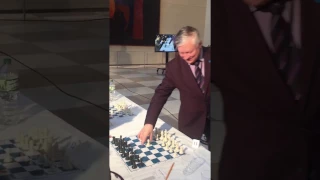 Анатолий Карпов провел сеанс одновременной игры в шахматы в штаб- квартире ООН