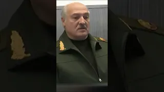 ЩО З ЛУКАШЕНКО? Досі ЗАБИНТОВАНА рука, голос дуже ХРИПИТЬ.