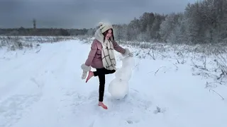 Alina Walking Barefoot on Snow and Making Snowman, Barefoot on Snow, Girl on Snow Barefoot (# 927)