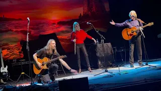 JUSTIN HAYWARD Performs FOREVER AUTUMN After Telling the Story Behind It Plaza Live Orlando 2/3/2023