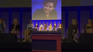 uma fã também gravou um pouco do evento do #paleyfest2022 de Riverdale