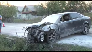 В Ревде пьяная компания поехала за алкоголем и разбила дорогую иномарку