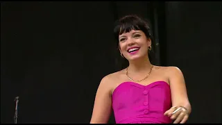 Lily Allen - Smile (Live At Glastonbury 2007) (VIDEO)