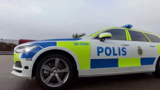 Volvo V90 as a police car | AutoMotoTV
