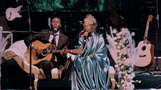 Nshim'Umwami wo mu ijuru  - Papi Clever & Dorcas -  ( live YAVUZE YEGO )