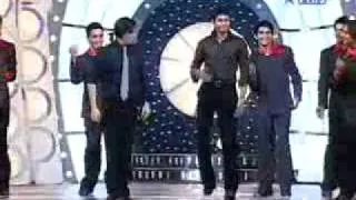 Chak De    Sreesanth Dance On Darde e Disco  with sharukh khan