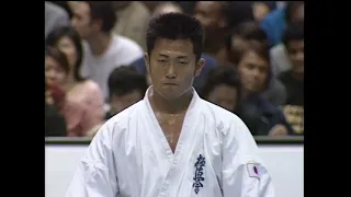 karate kyokushin 8回世界大会　門井敦嗣　対　グラウべ　これぞ極真！
