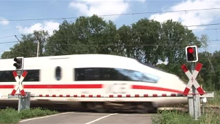 German Railroad Crossing with ICE 3 - Bindsberger Weg Elten 1