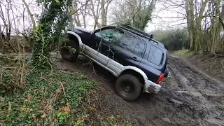 Suzuki Grand Vitara mud test