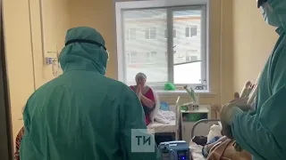 Пациенты Пестречинского ковид-госпиталя получили цветы на 8 Марта