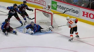 Philipp Grubauer raises the pad to absolutely rob Backlund in overtime